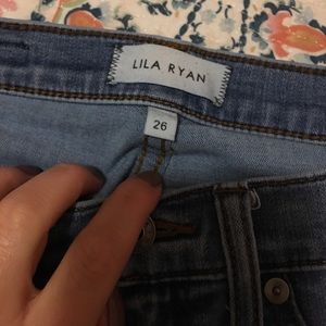 Lila Ryan Ankle Jeans